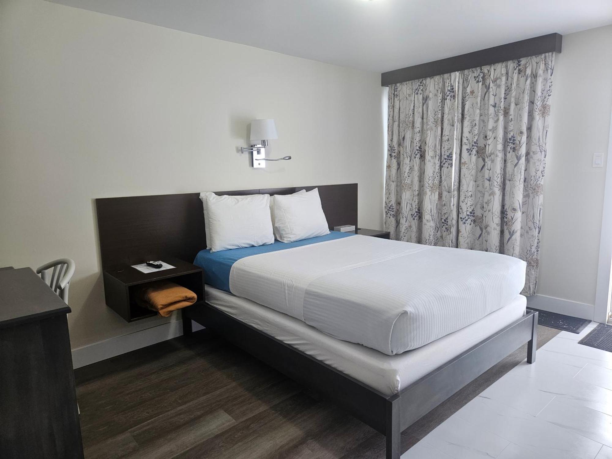 Leelas Villa Inn Flesherton エクステリア 写真