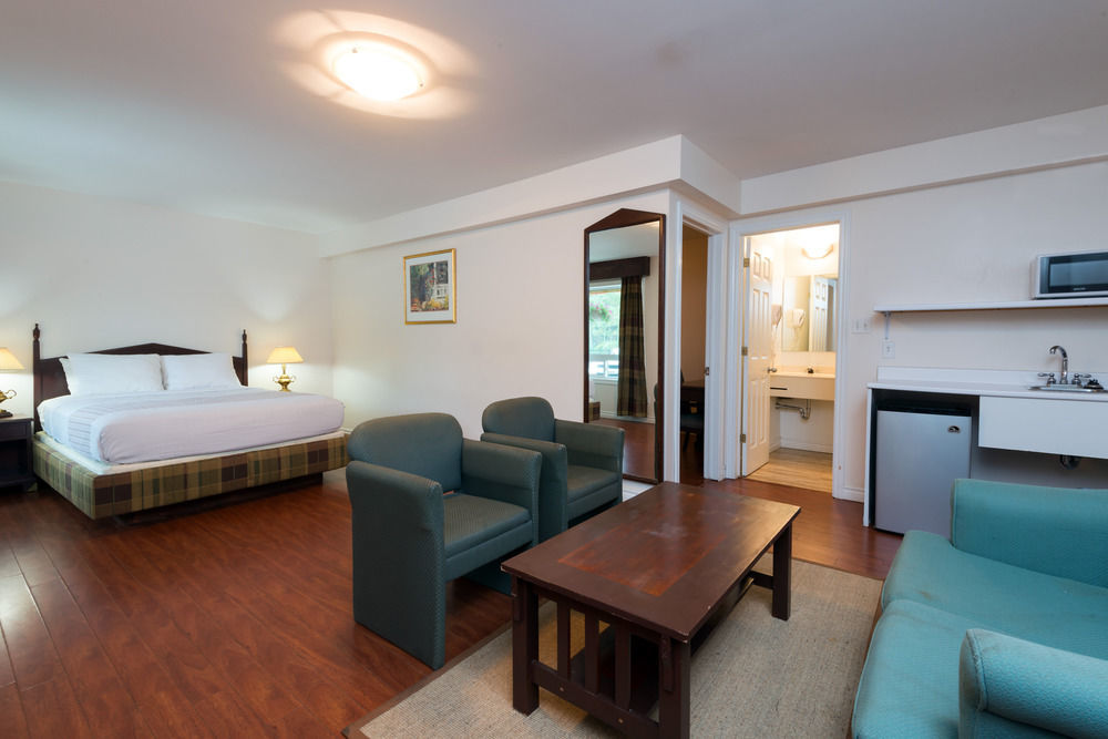 Leelas Villa Inn Flesherton エクステリア 写真